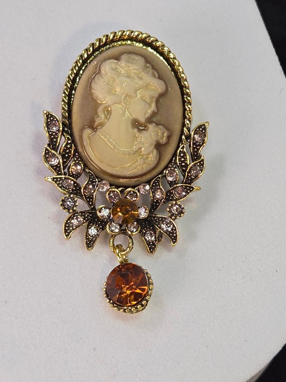 Vintage Cameo Brooch Victorian Amber Rhinestone Drop Gold Frame Renaissance Pin - Picture 1 of 4